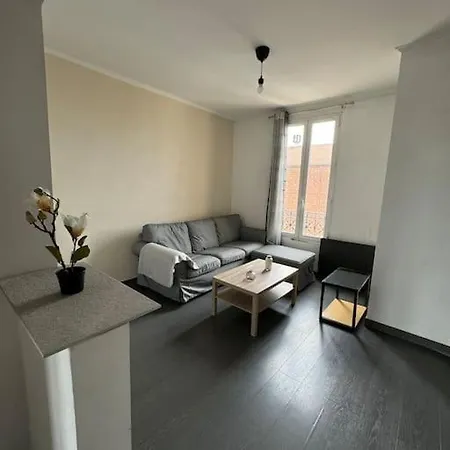 2 Pieces Proche Paris Apartment *